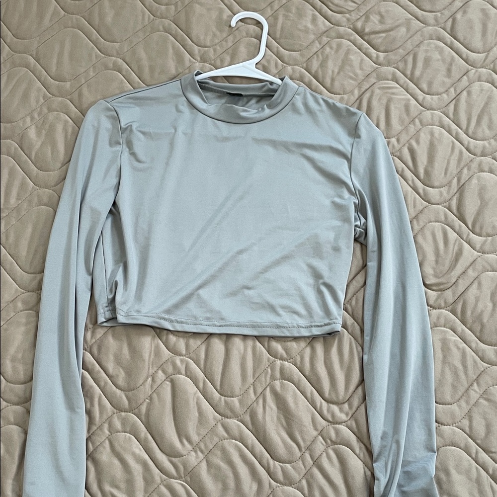 SHEIN Light Gray Long Sleeve Crop Top